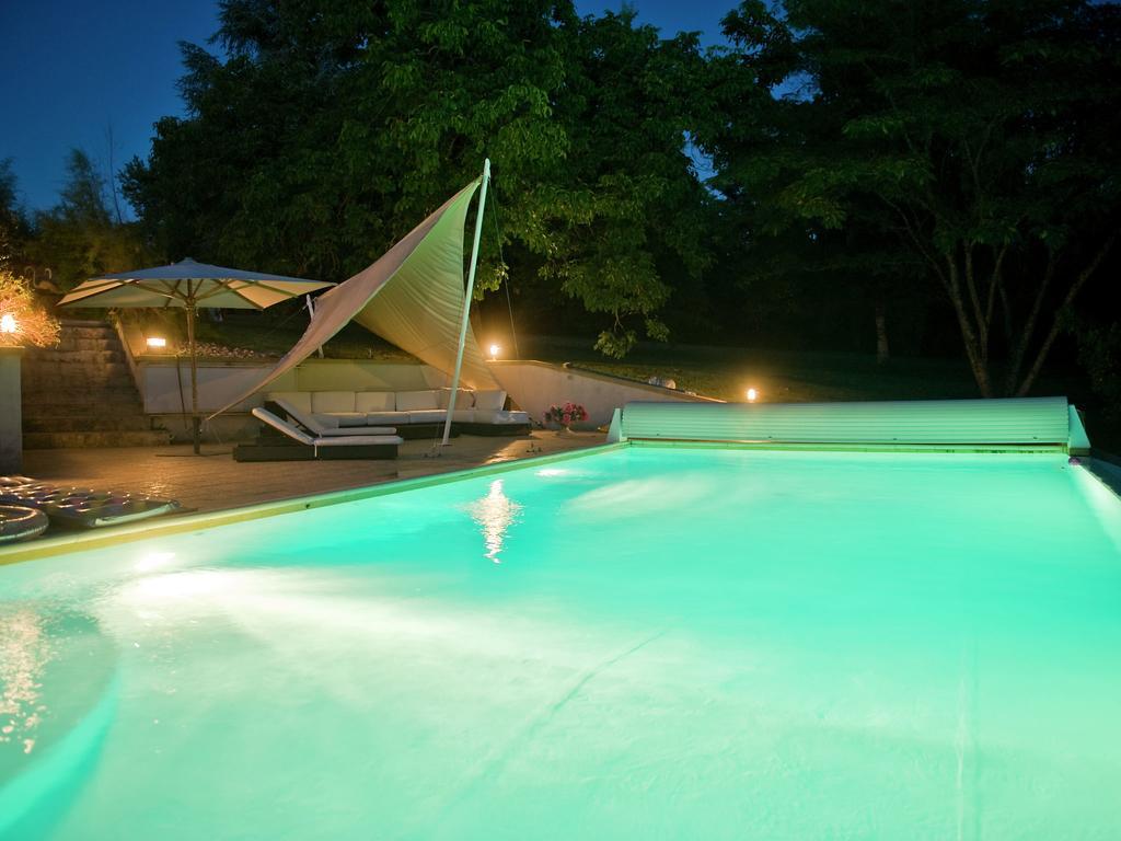 Les Valades Hotel Coux-et-Bigaroque Exterior photo